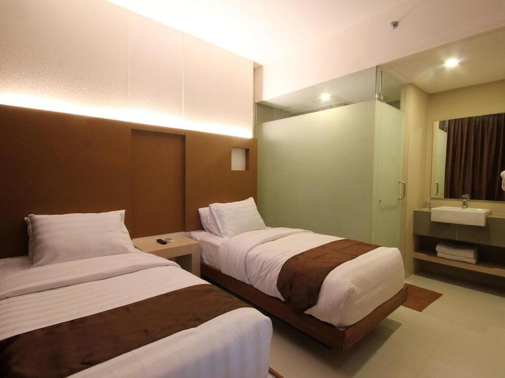 Os Hotel Airport Batam Luaran gambar